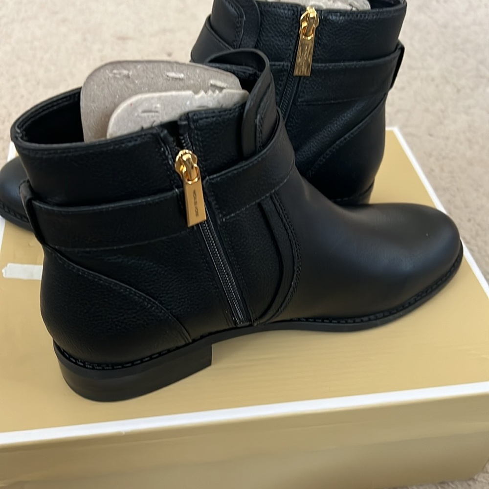 Michael Kors Women's Jilly Flat Boots - Picture 6 of 11